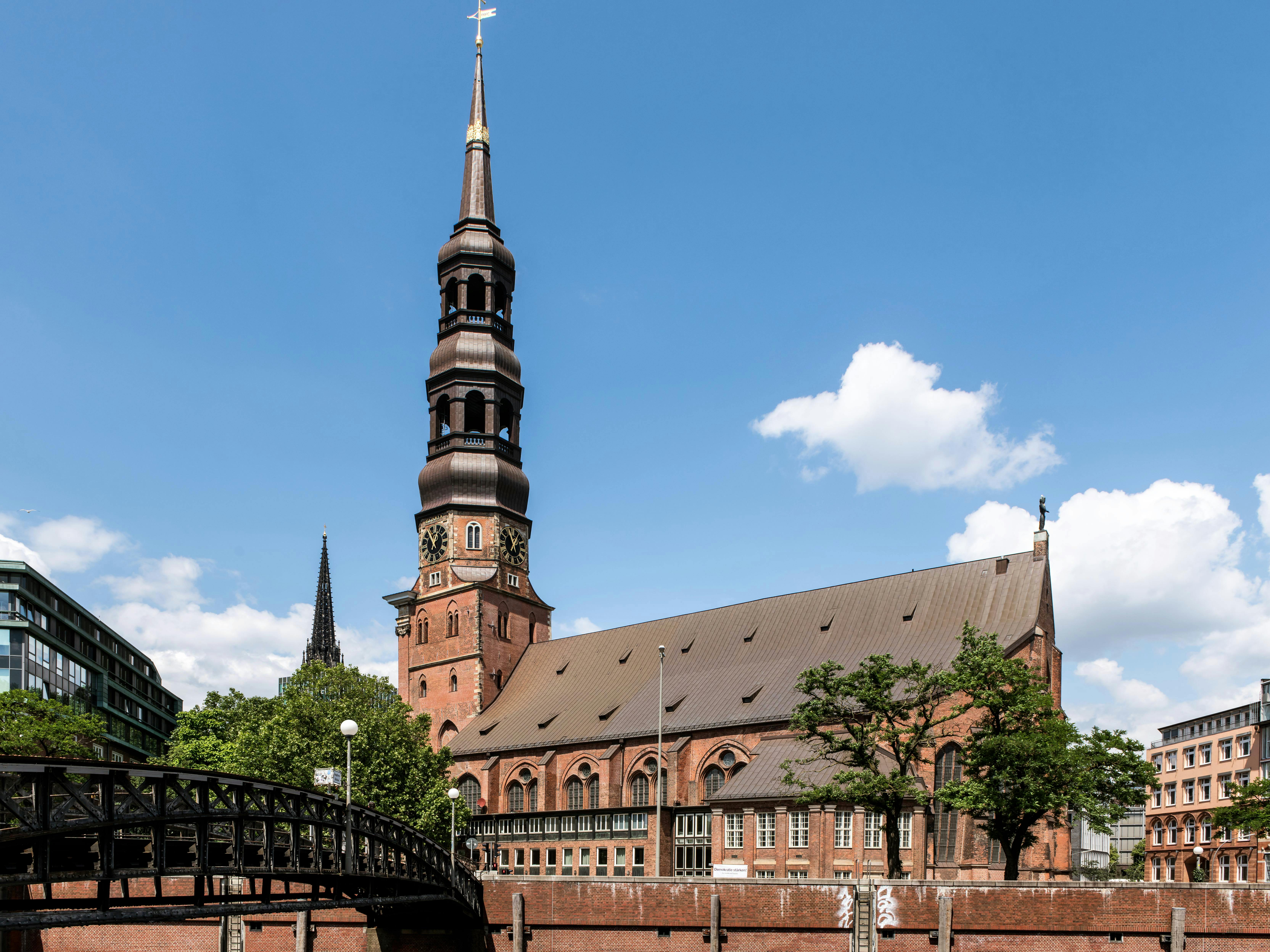 Region Hamburg - Region in Hamburg - SEO Agentur, Webdesign und KI-Automatisierung